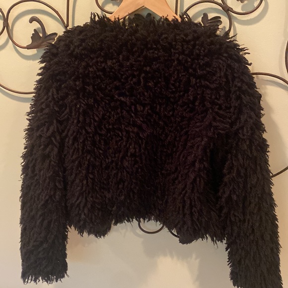 Gently used black crop jacket - Picture 3 of 5